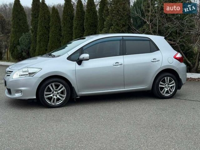 Сірий Тойота Ауріс, об'ємом двигуна 1.6 л та пробігом 263 тис. км за 8900 $, фото 1 на Automoto.ua