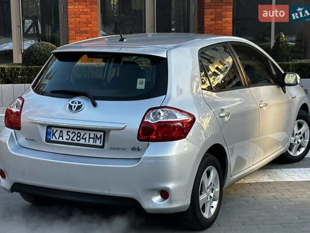 Сірий Тойота Ауріс, об'ємом двигуна 1.8 л та пробігом 203 тис. км за 11500 $, фото 4 на Automoto.ua