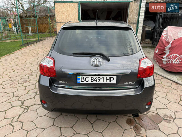 Сірий Тойота Ауріс, об'ємом двигуна 1.6 л та пробігом 129 тис. км за 9250 $, фото 12 на Automoto.ua
