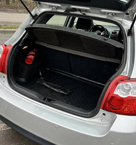 Серый Тойота Аурис, объемом двигателя 1.33 л и пробегом 178 тыс. км за 7800 $, фото 8 на Automoto.ua