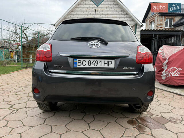 Сірий Тойота Ауріс, об'ємом двигуна 1.6 л та пробігом 129 тис. км за 9250 $, фото 11 на Automoto.ua