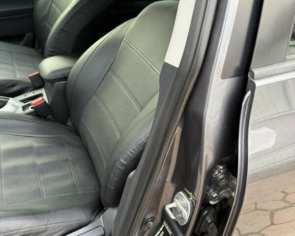 Сірий Тойота Ауріс, об'ємом двигуна 1.6 л та пробігом 129 тис. км за 9250 $, фото 39 на Automoto.ua