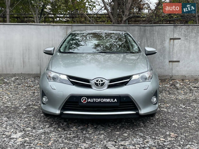 Серый Тойота Аурис, объемом двигателя 2 л и пробегом 171 тыс. км за 8990 $, фото 3 на Automoto.ua