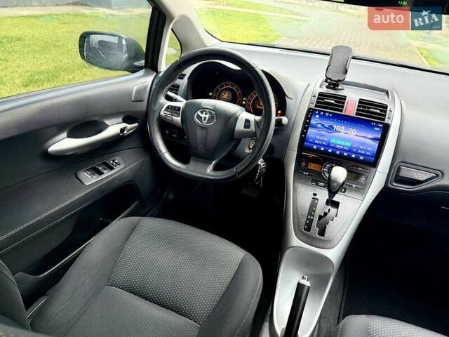 Сірий Тойота Ауріс, об'ємом двигуна 1.6 л та пробігом 89 тис. км за 9999 $, фото 66 на Automoto.ua