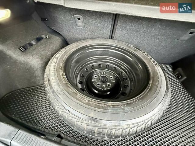 Сірий Тойота Ауріс, об'ємом двигуна 1.6 л та пробігом 89 тис. км за 9999 $, фото 69 на Automoto.ua