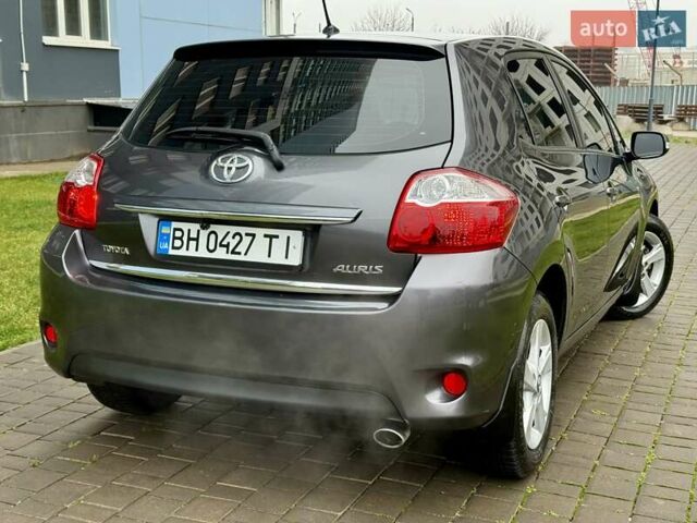 Сірий Тойота Ауріс, об'ємом двигуна 1.6 л та пробігом 89 тис. км за 9999 $, фото 20 на Automoto.ua