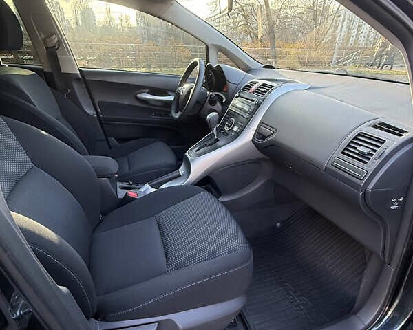 Серый Тойота Аурис, объемом двигателя 1.6 л и пробегом 97 тыс. км за 11200 $, фото 17 на Automoto.ua