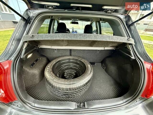 Сірий Тойота Ауріс, об'ємом двигуна 1.6 л та пробігом 89 тис. км за 9999 $, фото 70 на Automoto.ua