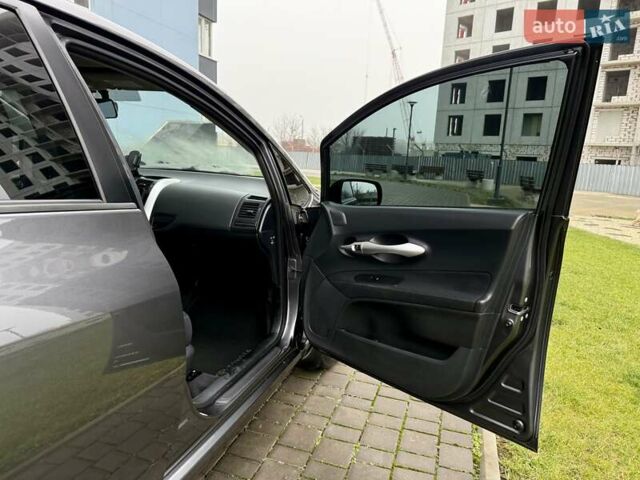 Сірий Тойота Ауріс, об'ємом двигуна 1.6 л та пробігом 89 тис. км за 9999 $, фото 43 на Automoto.ua