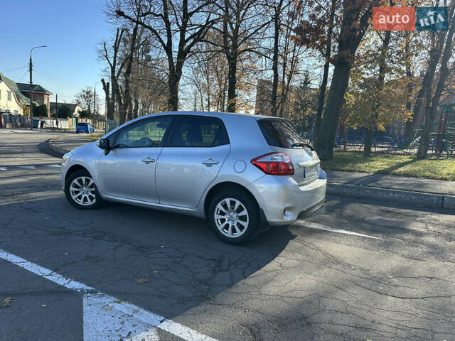 Сірий Тойота Ауріс, об'ємом двигуна 1.6 л та пробігом 190 тис. км за 9999 $, фото 18 на Automoto.ua