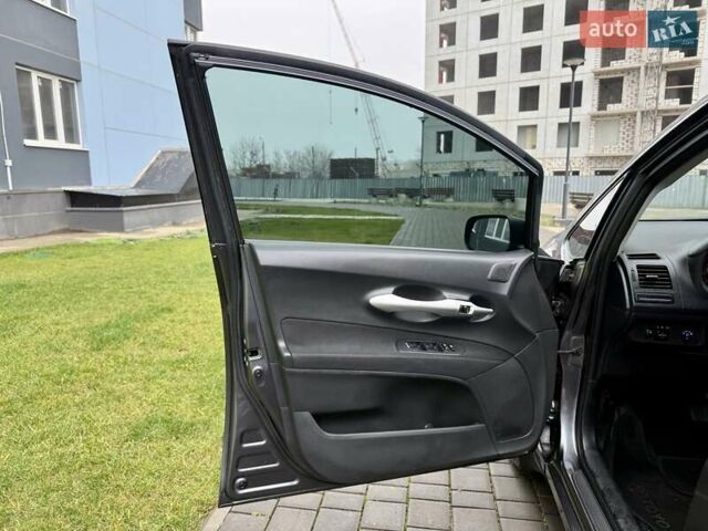 Сірий Тойота Ауріс, об'ємом двигуна 1.6 л та пробігом 89 тис. км за 9999 $, фото 31 на Automoto.ua