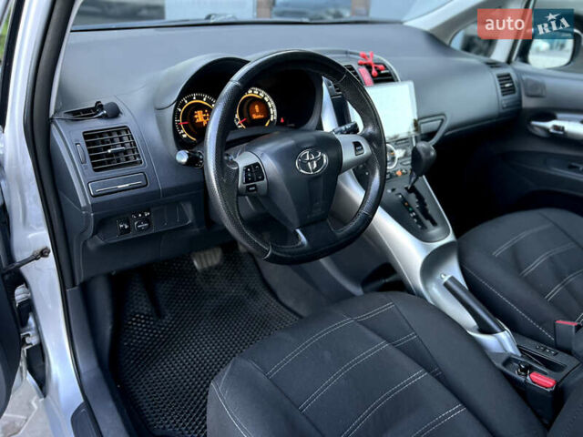 Серый Тойота Аурис, объемом двигателя 1.6 л и пробегом 164 тыс. км за 9500 $, фото 24 на Automoto.ua