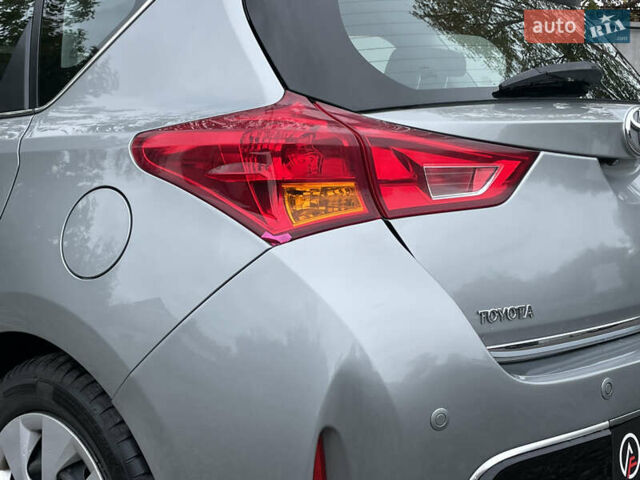 Серый Тойота Аурис, объемом двигателя 2 л и пробегом 171 тыс. км за 8990 $, фото 7 на Automoto.ua