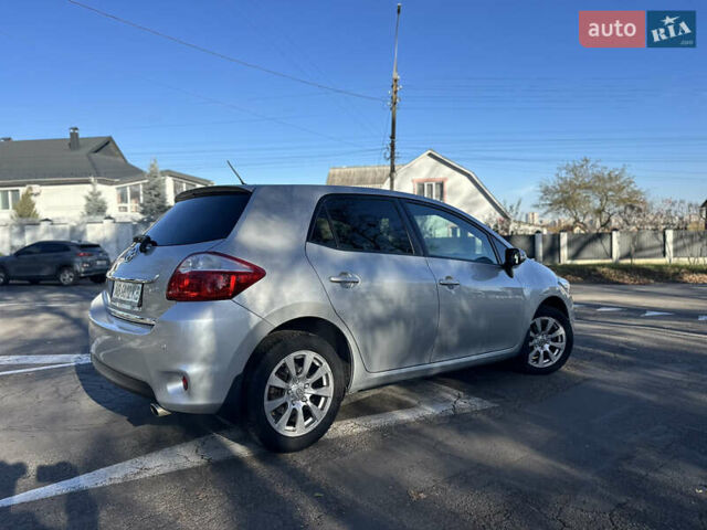 Сірий Тойота Ауріс, об'ємом двигуна 1.6 л та пробігом 190 тис. км за 9999 $, фото 9 на Automoto.ua