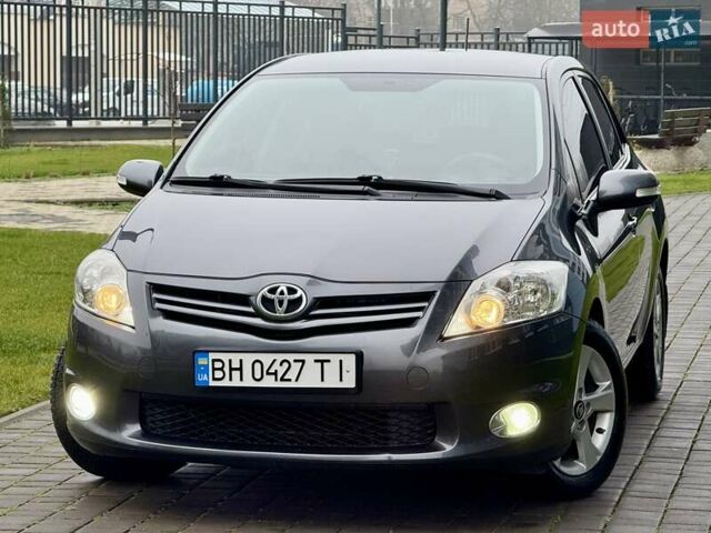 Сірий Тойота Ауріс, об'ємом двигуна 1.6 л та пробігом 89 тис. км за 9999 $, фото 16 на Automoto.ua