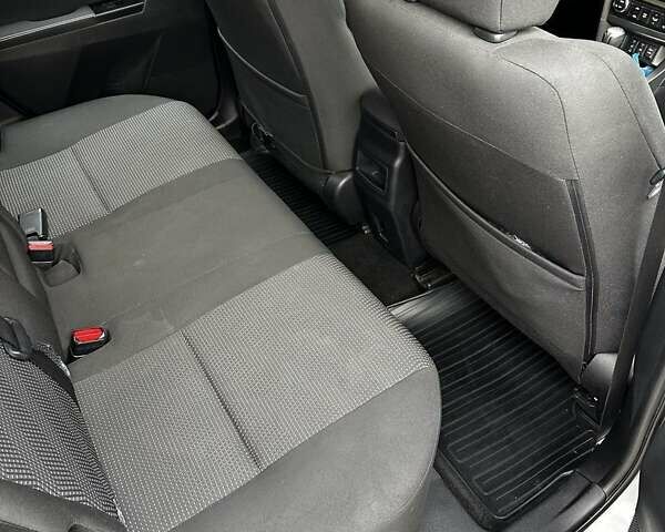 Серый Тойота Аурис, объемом двигателя 1.6 л и пробегом 243 тыс. км за 10600 $, фото 17 на Automoto.ua