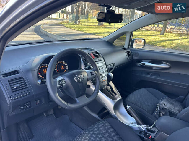 Сірий Тойота Ауріс, об'ємом двигуна 1.6 л та пробігом 190 тис. км за 9999 $, фото 29 на Automoto.ua