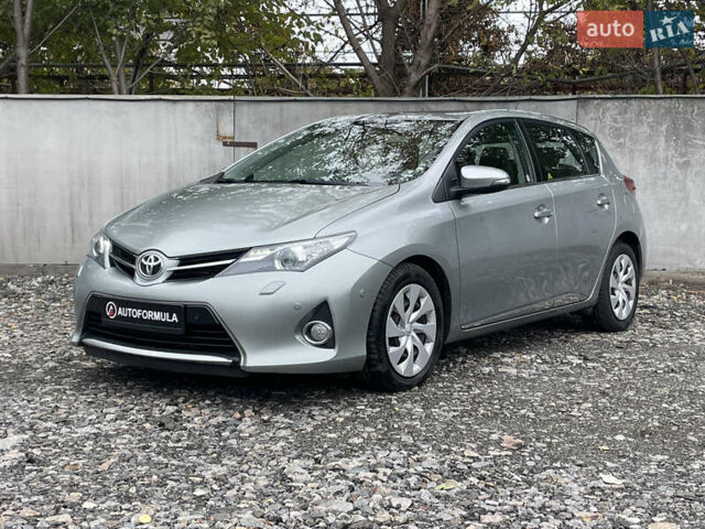 Серый Тойота Аурис, объемом двигателя 2 л и пробегом 171 тыс. км за 8990 $, фото 4 на Automoto.ua