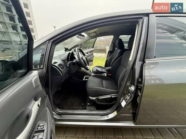Сірий Тойота Ауріс, об'ємом двигуна 1.6 л та пробігом 89 тис. км за 9999 $, фото 34 на Automoto.ua