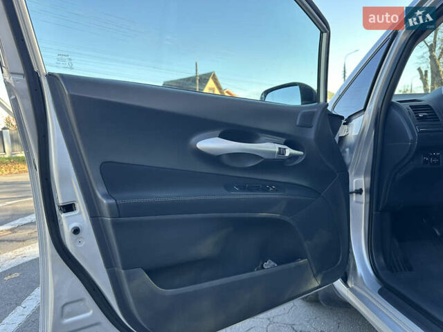 Сірий Тойота Ауріс, об'ємом двигуна 1.6 л та пробігом 190 тис. км за 9999 $, фото 25 на Automoto.ua