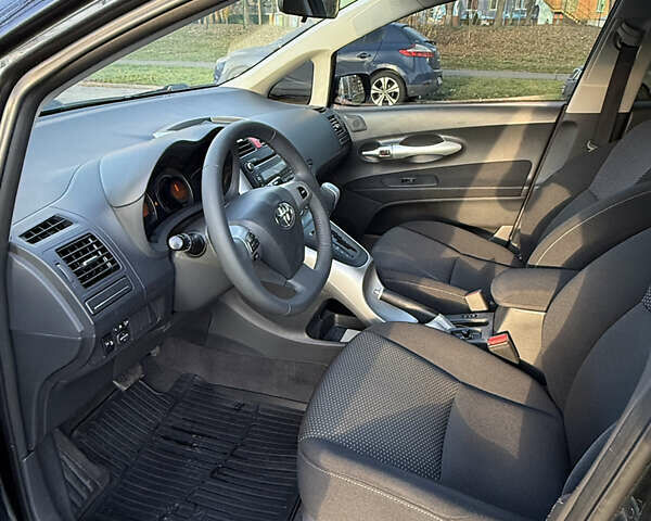 Серый Тойота Аурис, объемом двигателя 1.6 л и пробегом 97 тыс. км за 11200 $, фото 12 на Automoto.ua