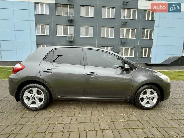 Сірий Тойота Ауріс, об'ємом двигуна 1.6 л та пробігом 89 тис. км за 9999 $, фото 5 на Automoto.ua