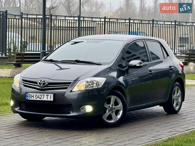 Сірий Тойота Ауріс, об'ємом двигуна 1.6 л та пробігом 89 тис. км за 9999 $, фото 12 на Automoto.ua