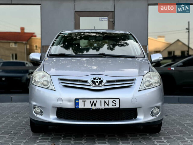 Серый Тойота Аурис, объемом двигателя 1.6 л и пробегом 164 тыс. км за 9500 $, фото 1 на Automoto.ua