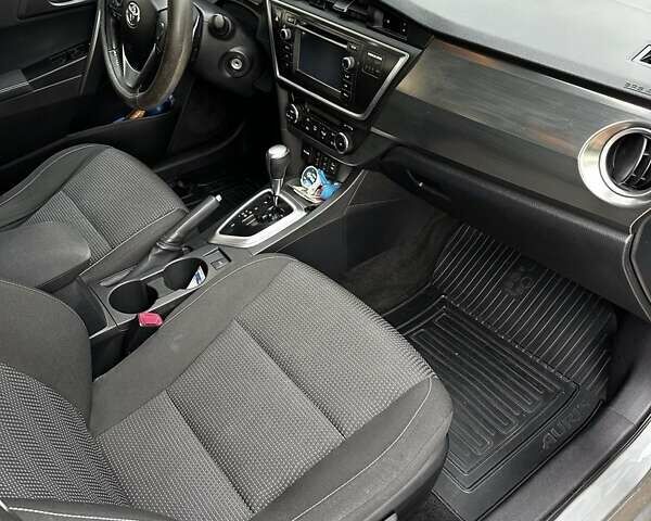 Серый Тойота Аурис, объемом двигателя 1.6 л и пробегом 243 тыс. км за 10600 $, фото 13 на Automoto.ua