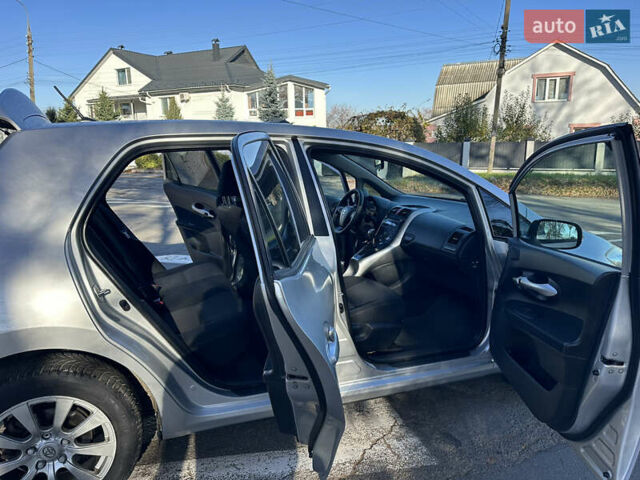 Сірий Тойота Ауріс, об'ємом двигуна 1.6 л та пробігом 190 тис. км за 9999 $, фото 42 на Automoto.ua