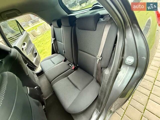 Сірий Тойота Ауріс, об'ємом двигуна 1.6 л та пробігом 89 тис. км за 9999 $, фото 58 на Automoto.ua