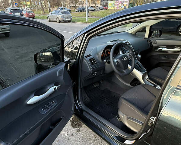 Серый Тойота Аурис, объемом двигателя 1.6 л и пробегом 97 тыс. км за 11200 $, фото 11 на Automoto.ua