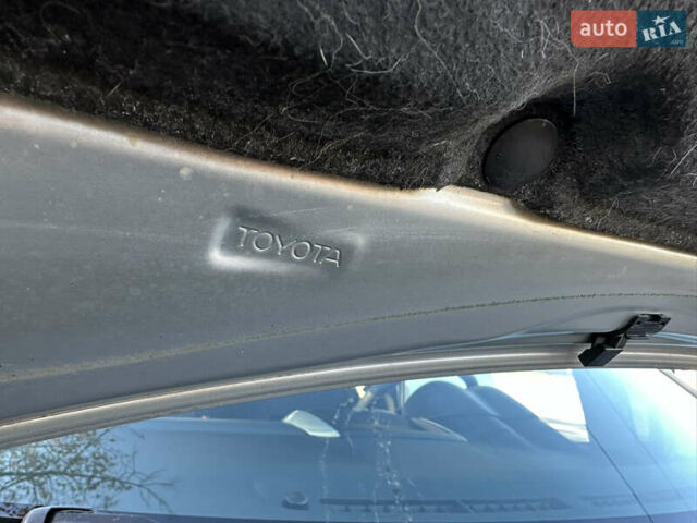 Сірий Тойота Ауріс, об'ємом двигуна 1.6 л та пробігом 190 тис. км за 9999 $, фото 47 на Automoto.ua