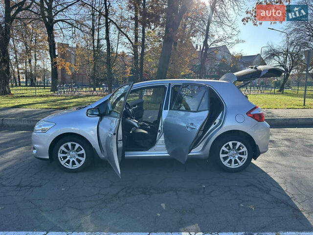 Сірий Тойота Ауріс, об'ємом двигуна 1.6 л та пробігом 190 тис. км за 9999 $, фото 43 на Automoto.ua