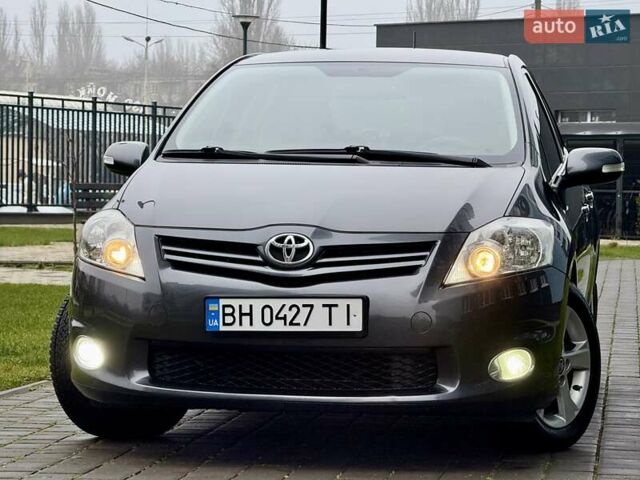 Сірий Тойота Ауріс, об'ємом двигуна 1.6 л та пробігом 89 тис. км за 9999 $, фото 11 на Automoto.ua