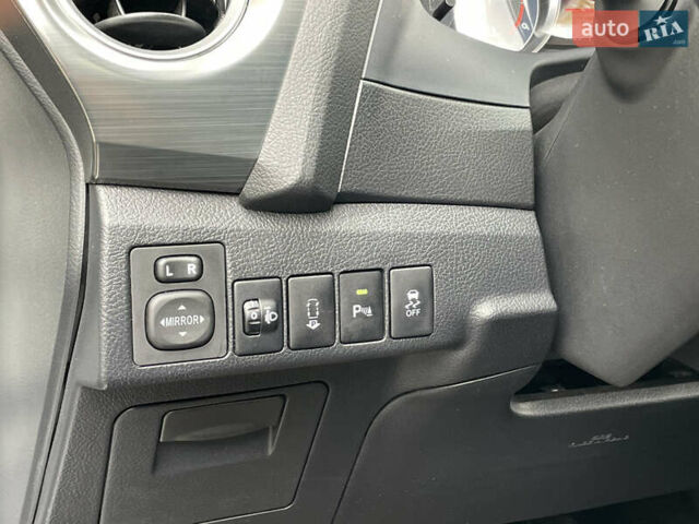 Серый Тойота Аурис, объемом двигателя 2 л и пробегом 171 тыс. км за 8990 $, фото 17 на Automoto.ua