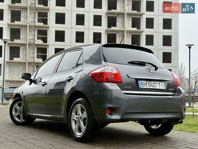 Сірий Тойота Ауріс, об'ємом двигуна 1.6 л та пробігом 89 тис. км за 9999 $, фото 28 на Automoto.ua