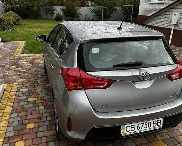 Серый Тойота Аурис, объемом двигателя 1.6 л и пробегом 243 тыс. км за 10600 $, фото 9 на Automoto.ua