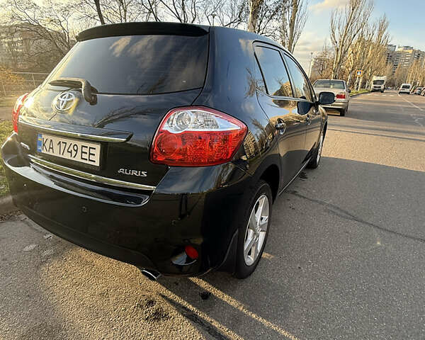 Серый Тойота Аурис, объемом двигателя 1.6 л и пробегом 97 тыс. км за 11200 $, фото 3 на Automoto.ua