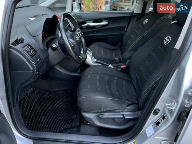 Серый Тойота Аурис, объемом двигателя 1.6 л и пробегом 164 тыс. км за 9500 $, фото 6 на Automoto.ua