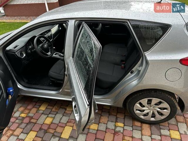 Серый Тойота Аурис, объемом двигателя 1.6 л и пробегом 243 тыс. км за 10600 $, фото 11 на Automoto.ua