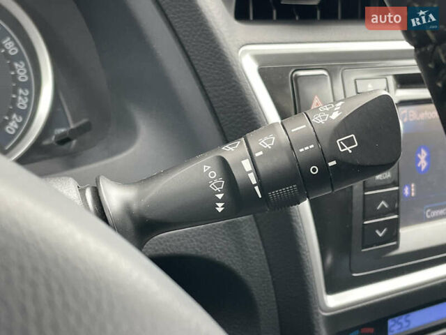 Серый Тойота Аурис, объемом двигателя 2 л и пробегом 171 тыс. км за 8990 $, фото 24 на Automoto.ua