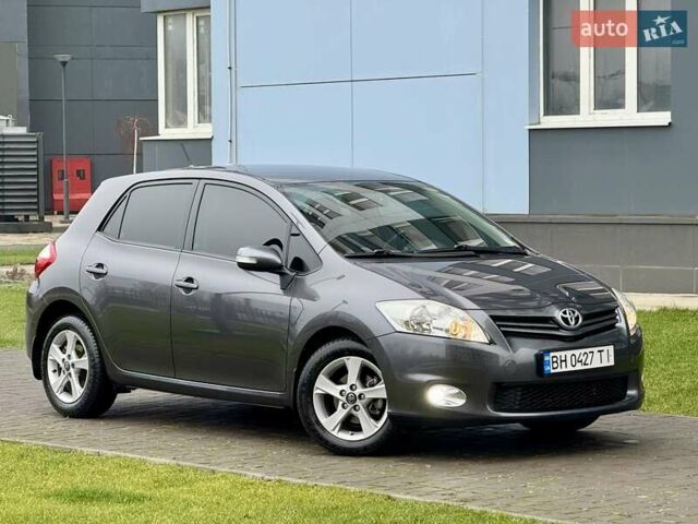Сірий Тойота Ауріс, об'ємом двигуна 1.6 л та пробігом 89 тис. км за 9999 $, фото 25 на Automoto.ua