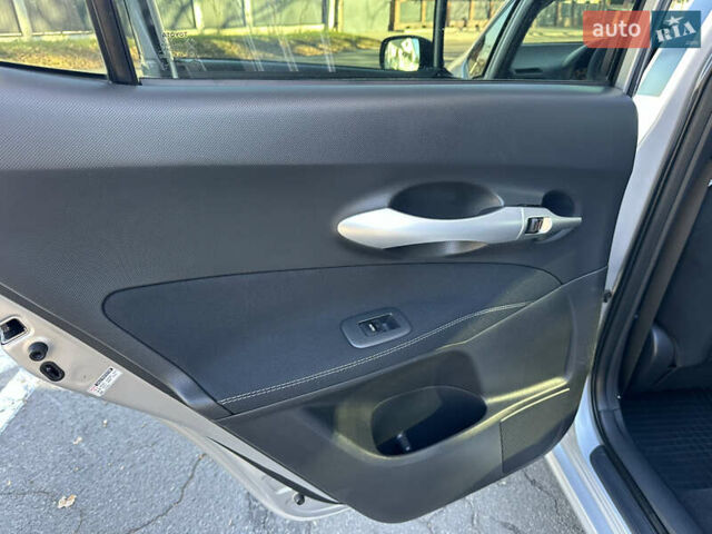 Сірий Тойота Ауріс, об'ємом двигуна 1.6 л та пробігом 190 тис. км за 9999 $, фото 30 на Automoto.ua