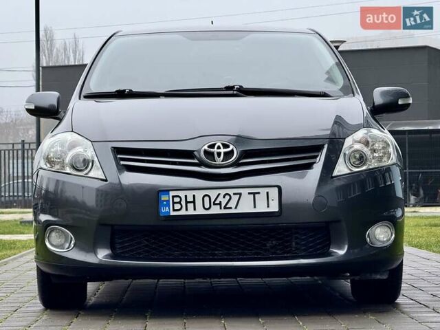 Сірий Тойота Ауріс, об'ємом двигуна 1.6 л та пробігом 89 тис. км за 9999 $, фото 7 на Automoto.ua