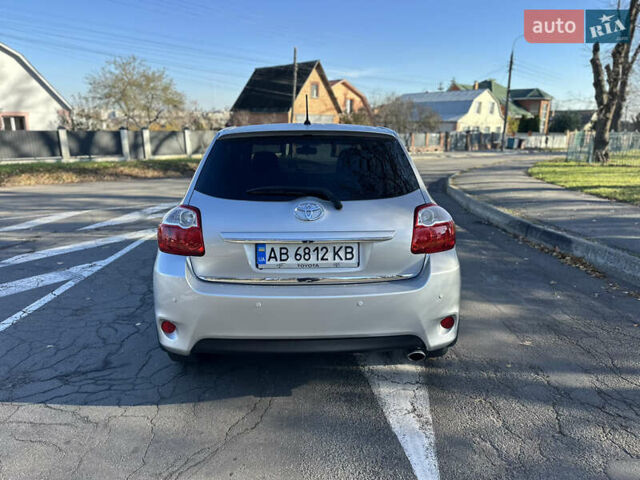 Сірий Тойота Ауріс, об'ємом двигуна 1.6 л та пробігом 190 тис. км за 9999 $, фото 7 на Automoto.ua