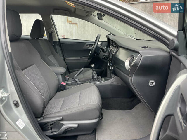 Серый Тойота Аурис, объемом двигателя 2 л и пробегом 171 тыс. км за 8990 $, фото 14 на Automoto.ua