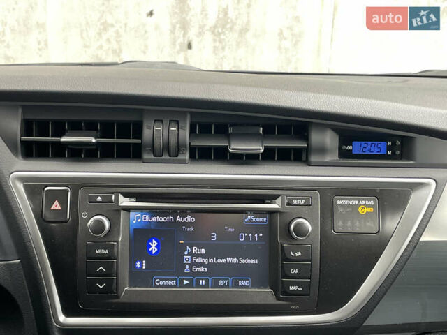 Серый Тойота Аурис, объемом двигателя 2 л и пробегом 171 тыс. км за 8990 $, фото 27 на Automoto.ua