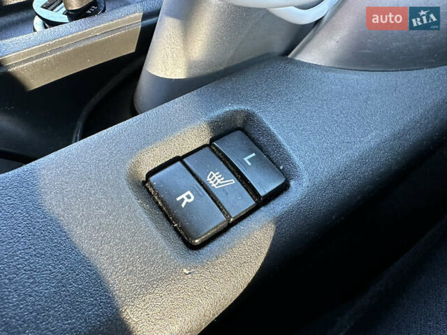 Сірий Тойота Ауріс, об'ємом двигуна 1.6 л та пробігом 190 тис. км за 9999 $, фото 39 на Automoto.ua