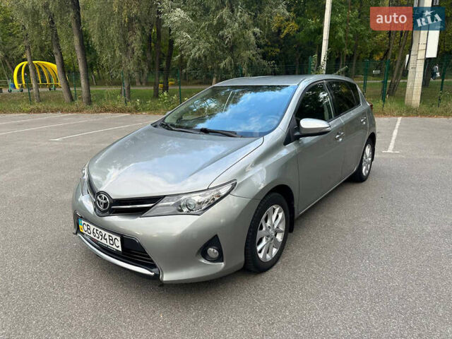 Серый Тойота Аурис, объемом двигателя 1.6 л и пробегом 197 тыс. км за 11800 $, фото 2 на Automoto.ua